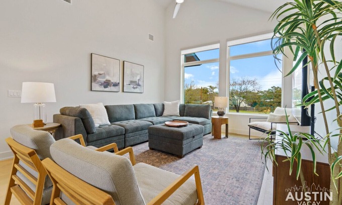 Lakeland Park House | New Steiner Ranch Home w/Balcony Dining & Upgraded Features