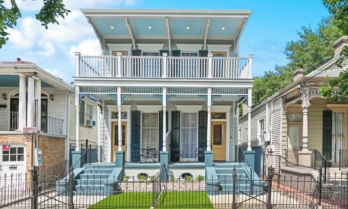 Faubourg Marigny House | NEW Stunning 2 BR, 2 1/2 Bath and Bonus Office Space in the Marigny Triangle