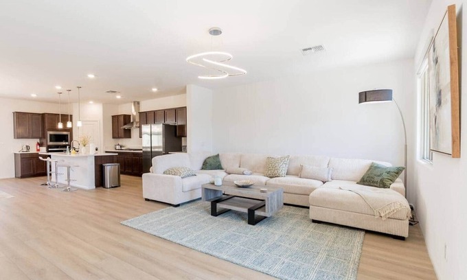 Sovana House | New Stylish Bliss Stay 5 Bedroom