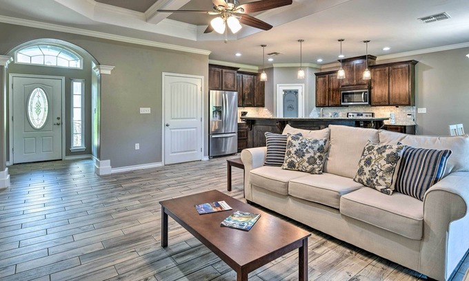 Aransas Pass House | NEW! Sunny House w/ Yard ~ 9 Mi to Port Aransas!