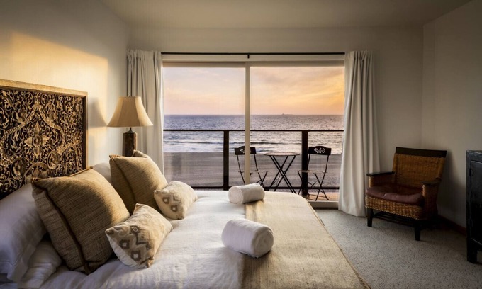 Sand Section House | New! The Triton – Manhattan Beachfront Escape