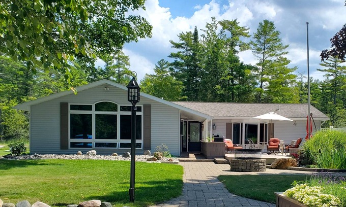 Rapid City House | NEW! TORCH RIVER FAMILY COMPOUND