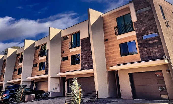 Reno House | New townhome, Truckee River in Reno, stunning river views! Amazing opportunity!