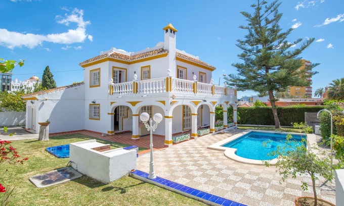 Benalmadena Costa Villa | NEW! Villa 5 min walk to the beach! heated pool+hot tub - near Puerto Marina