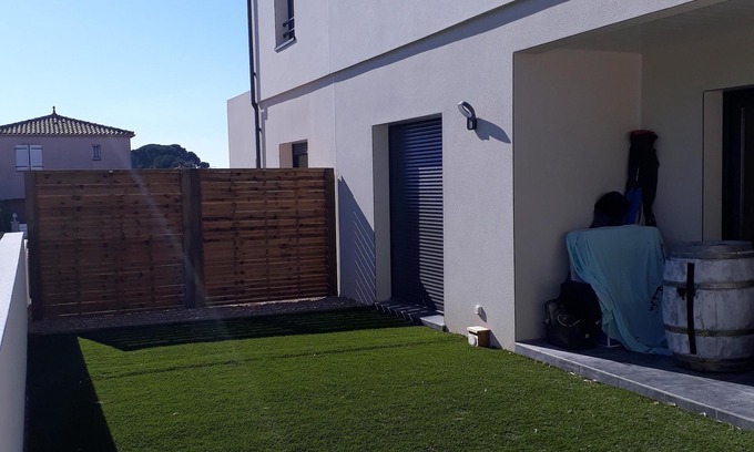 Bouzigues Villa | New - Villa with Jacuzzi Bouzigues near Etang de Thau and village center