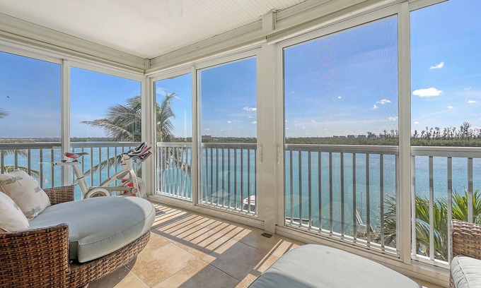 Siesta Key House | NEW! Waterfront Luxury Siesta Key w/Dock, Pool