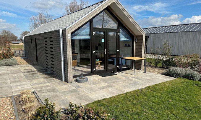Olburgen House | NEW: with fence - "Pure relaxation at Chalet IJsselNest - NEW: now with fence"