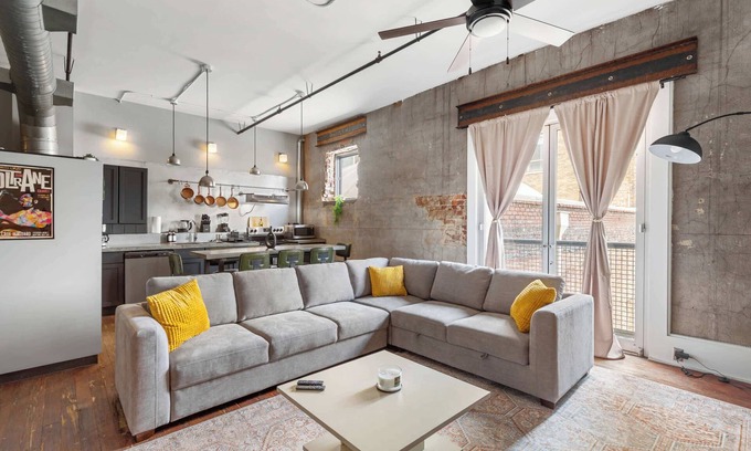 Central City Apartment | New York Style Flat| Covered Parking| Sleeps 8| DT