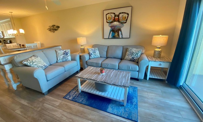 Crescent Beach House | Newely renovated Oceanview Townhouse