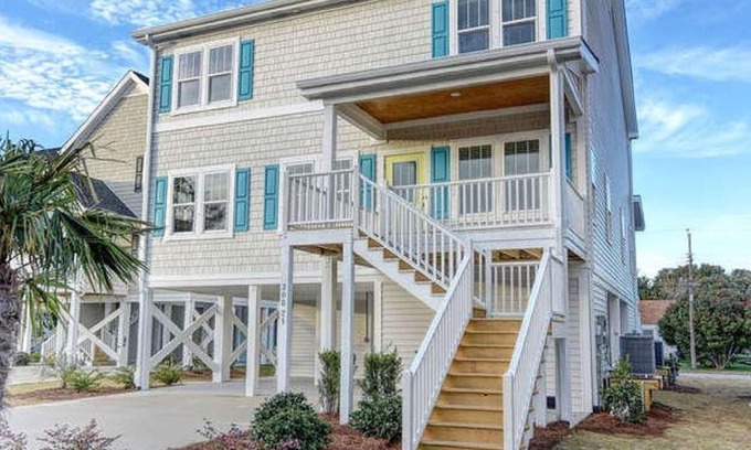 North Carolina Coast House | Newer home 2 blocks from downtown Carolina Beach