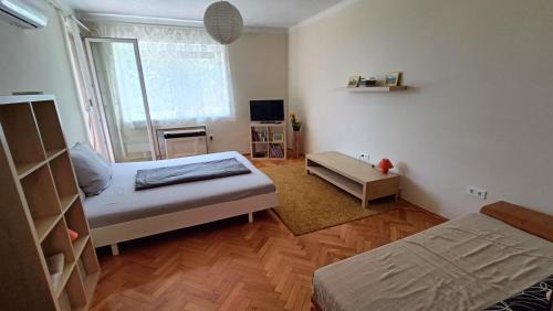 Sarvar Apartment | NewIsland Family Apartman