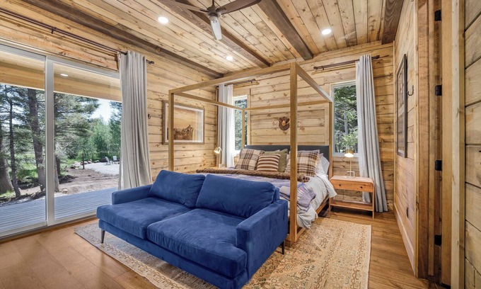 Island Park Cabin | Newly Built Luxury Yellowstone Retreat:6 Acres, Fire Pit,Private Decks,Heat & AC