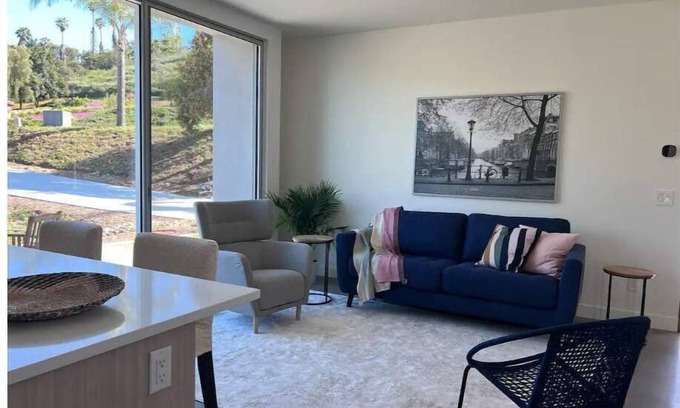 Vista House | Newly Built Modern Guest House