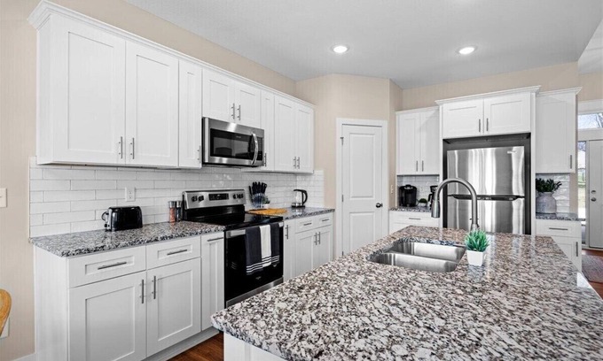 Blue Township House | Newly Built Ranch 4Bdr/3bath Style Home | Creek