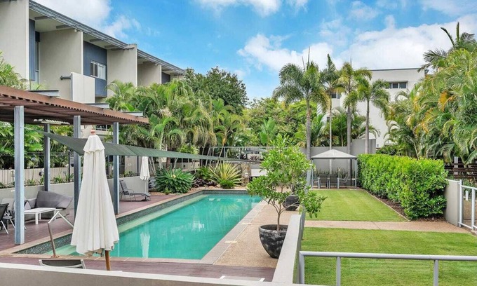 Bulimba Apartment | NEWLY FURNISHED APARTMENT/3BEDROOM with 4BEDS, LARGE POOL, BACK DECK & GARDEN.