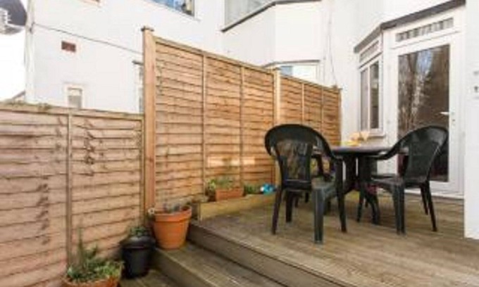 Welsh Harp Apartment | Newly Refurbished Beautiful Spacious Garden Apartment Near Wembley