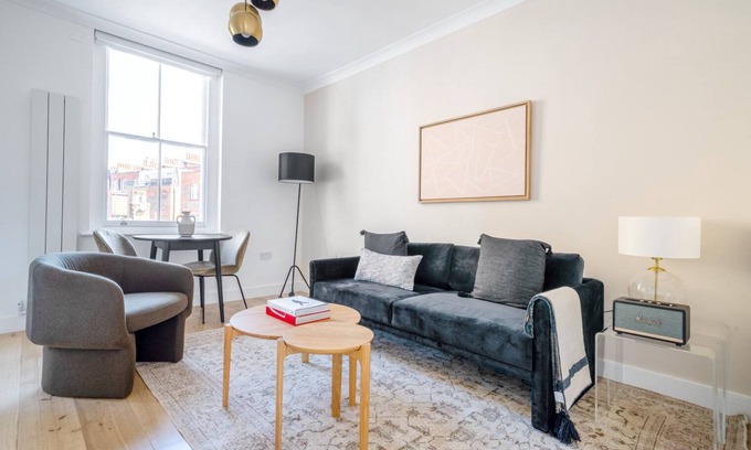 Courtfield Apartment | Newly refurbished South Ken 1BR nr South Ken Station, by Blueground