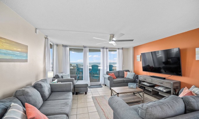 Ono Island Condo | Newly Remodeled Beachfront, 4BR/3Bath Corner Condo, In/Outdoor Pools, Hot Tub