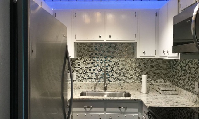 Beech Mountain Ski Chalet | NEWLY REMODELED Chalet 2 BR+Large Loft, 2-1/2 Baths, Sleeps 6, Large DR, 2 Decks