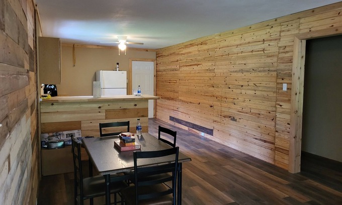 Mena House | Newly Remodeled Cabin on the Ouichita River