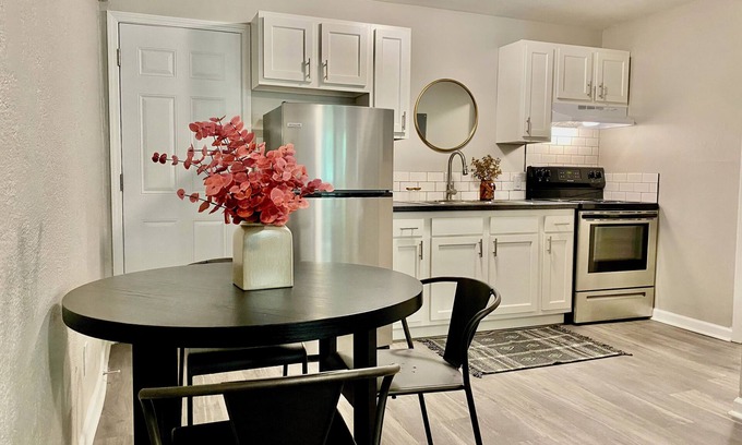 Beech Grove Apartment | Newly Remodeled Furnished Apts - 1 bed