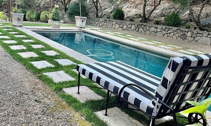 Deer Park House | Newly remodeled in 2023, High-end finishes..Upscaled interior designer's home..