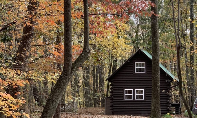 Mentone Cabin | Newly remodeled log cabin near DeSoto State Park & Mentone