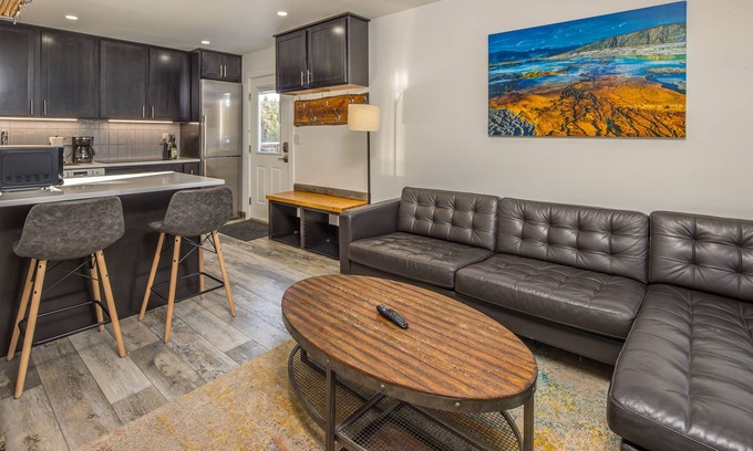 Big Sky Condo | Newly remodeled studio w/gorgeous mountain views near Big Sky Resort - Hill Condo Lookout