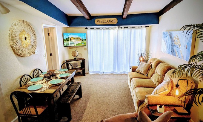 Kimberling City Condo | NEWLY REMODELED TABLE ROCK LAKEFRONT RESORT-nPOOL-FUN-LAKE ACCESS