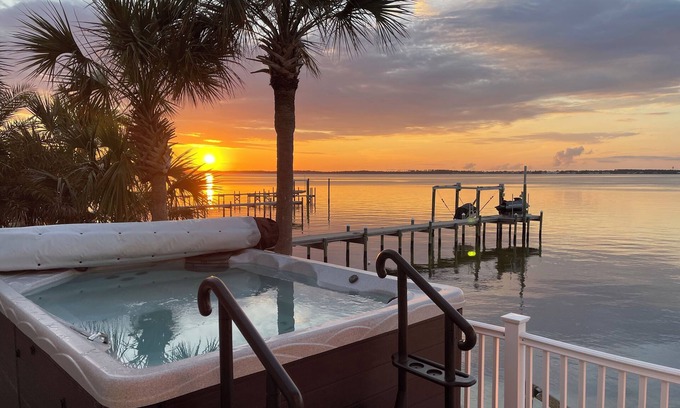 Pensacola Beach House | Newly Remodeled Waterfront 9 BR 5BA-100ft Dock-Elevator-Lg Hot Tub-Indoor Slide