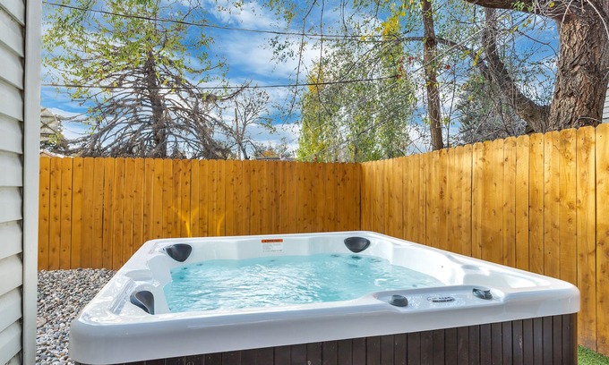 Salt Lake City House | Newly remodeled townhome with hot tub