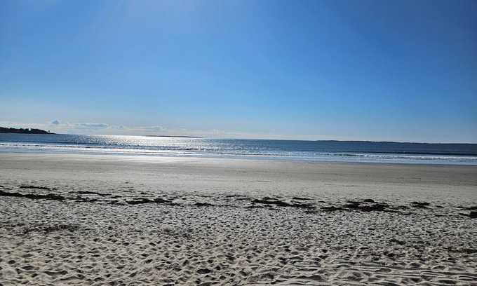 Old Orchard Beach Condo | Newly renovated condo, w/pool & 20 second walk to the beach. WIFI and AC.