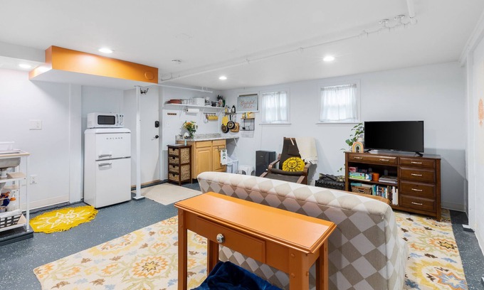 Wilmington Apartment | Newly renovated 1 bedroom with yard and parking