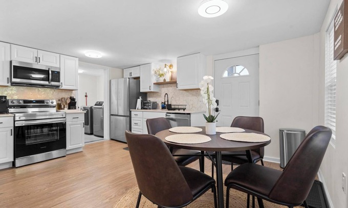 Tariffville Apartment | Newly Renovated 2 Bedroom in Heart of Tariffville