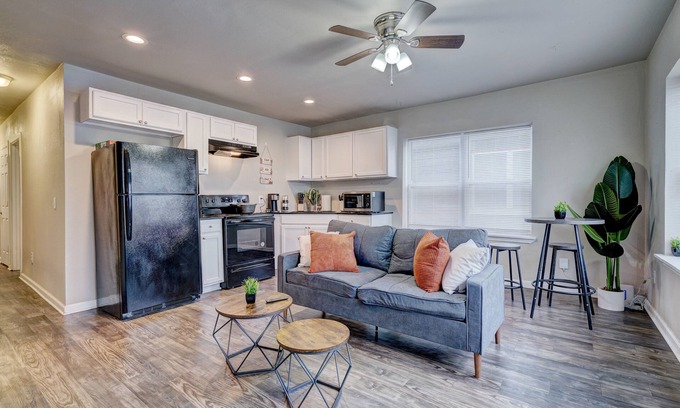 Central Oklahoma City Apartment | Newly Renovated 2 Bed Condo! Minutes away from the heart of Oklahoma City
