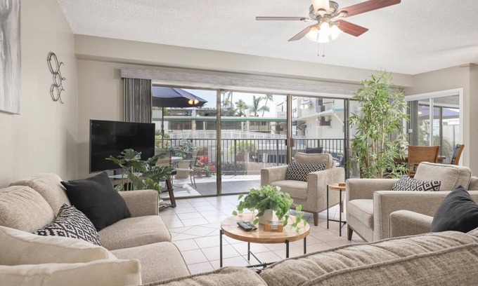 Historic Kailua Village Condo | Newly Renovated 2BR 2BA Condo in the Heart of Kona | Kona Plaza