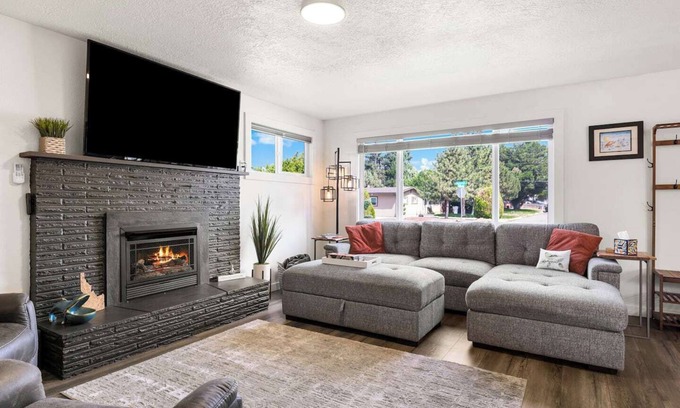 Hillcrest House | Newly renovated 3BR, 1.5BA home just 1.5 miles from Boise Airport and 10 minutes to downtown