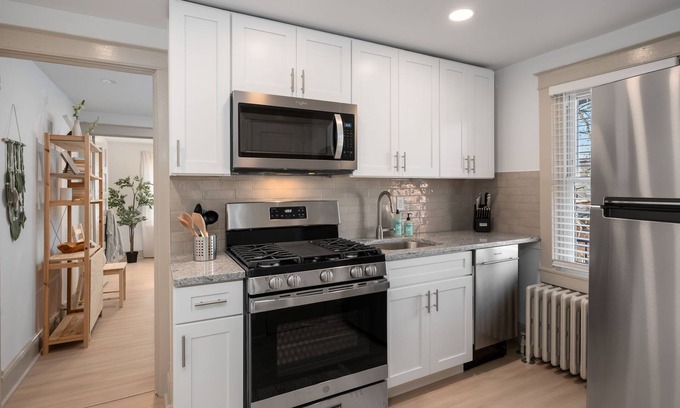 Lancaster Apartment | Newly Renovated Apartment in Downtown Lancaster