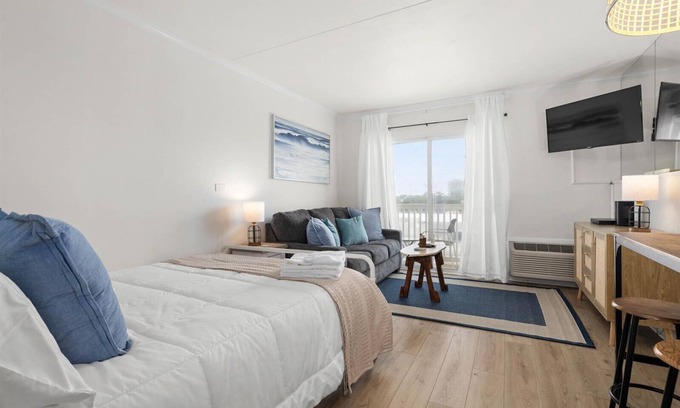 Ocean City Apartment | Newly Renovated Budget Friendly Oceanfront Studio