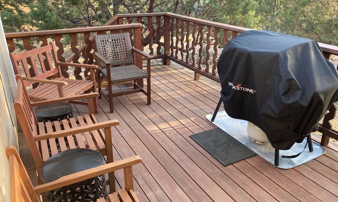 Ruidoso House | Newly renovated casa - AC, Wi-Fi, cable, Sierra Blanca views, close to downtown.