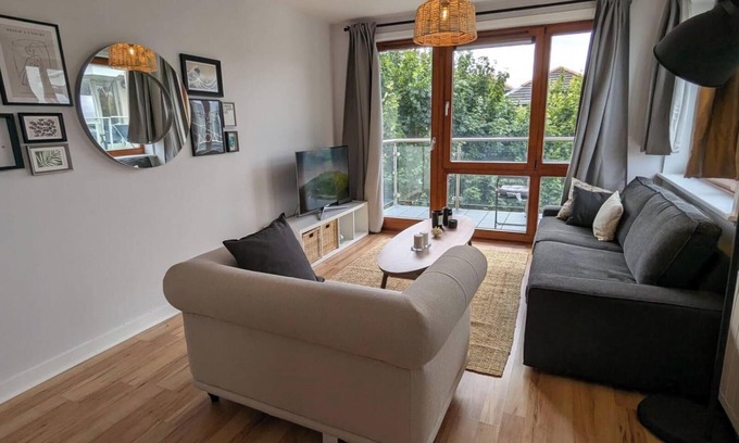 Dublin Apartment | Newly Renovated D4 2BD @ The Aviva & Docklands
