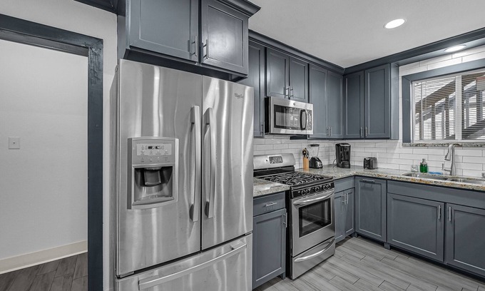 Greater East End House | Newly Renovated Home EADO/Pets