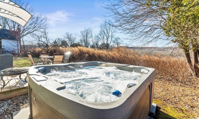 Ledyard House | Newly Renovated Home Near Casino Contact Host to Book