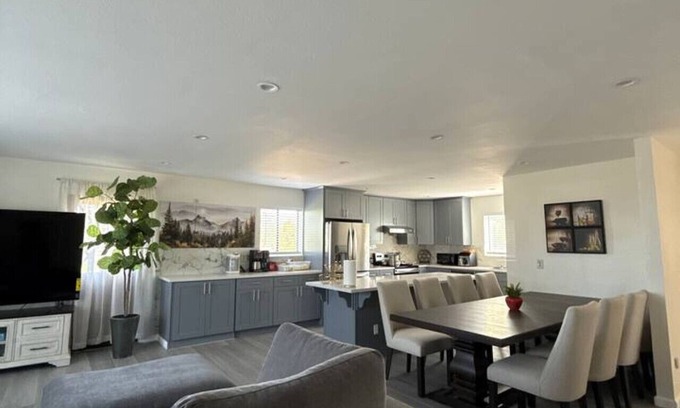 Bethel Island House | Newly Renovated Lakefront w/Dock
