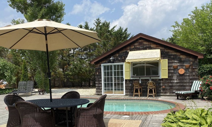 Avon Cottage | Newly Renovated Private Cottage in the heart of Bay Head