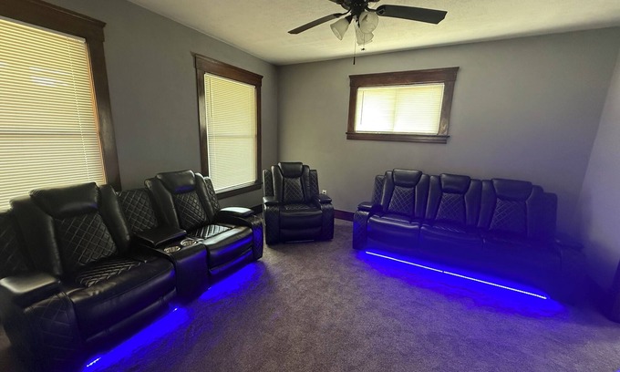Sandusky House | Newly Renovated Spacious Home! Minutes from cedar point and downtown Sandusky!