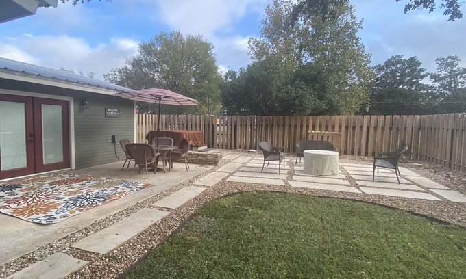Fredericksburg House | Newly Renovated Ranch House with Open Concept