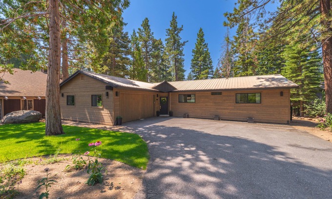 Lake Forest House | NEWLY Renting! Tahoe City Modern Retreat