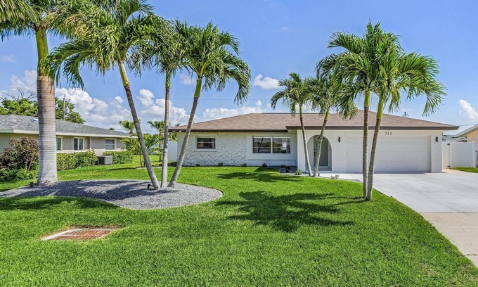Yacht Club House | Newly Updated Yacht Club Home, 3 Bedroom/3 Bath/Pool/Close to Beach