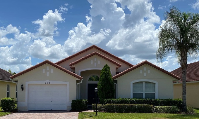 Lake Wilson Preserve Villa | Newly upgraded! Pool resurfaced etc.Classy Villa Close to Disney, Golf, Shopping